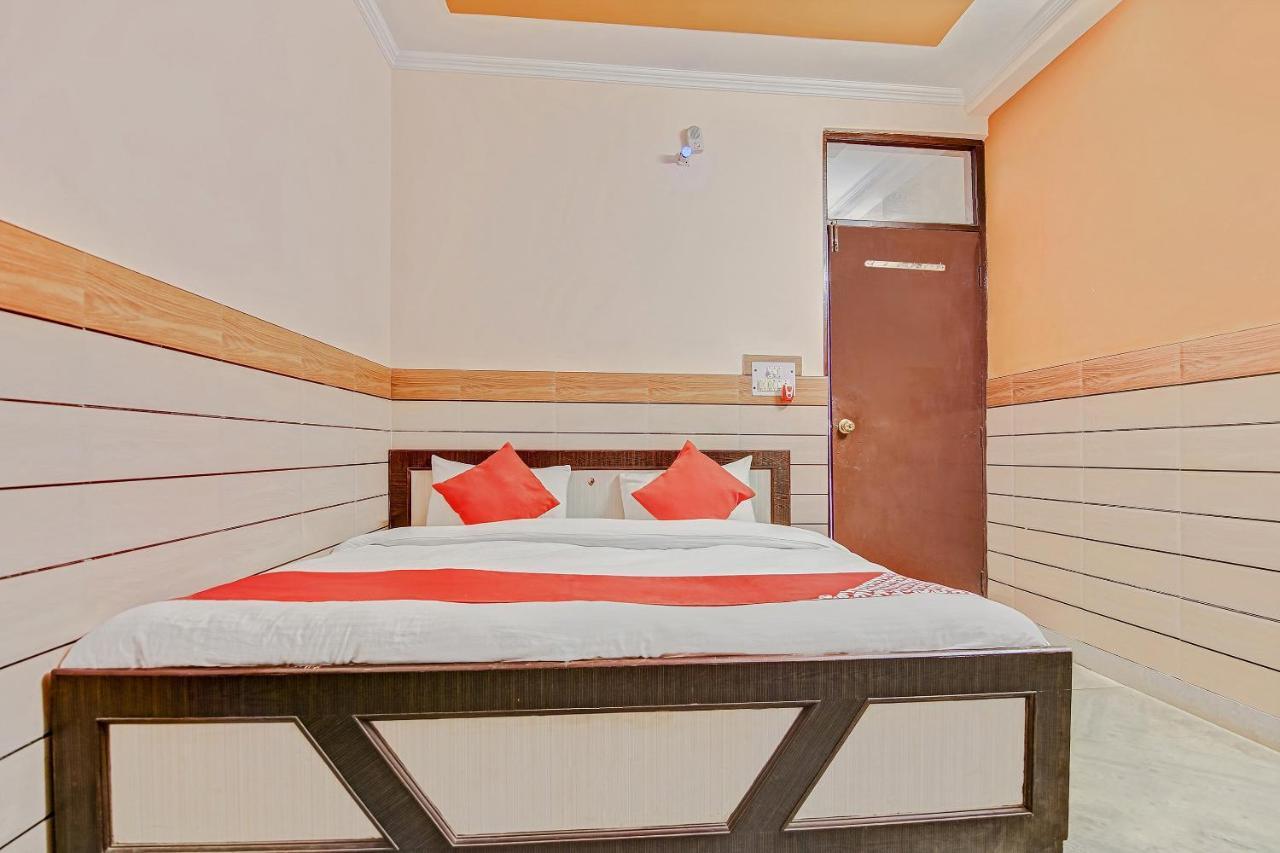 Oyo Park View Guest House Near Edm Mall Nowe Delhi Zewnętrze zdjęcie