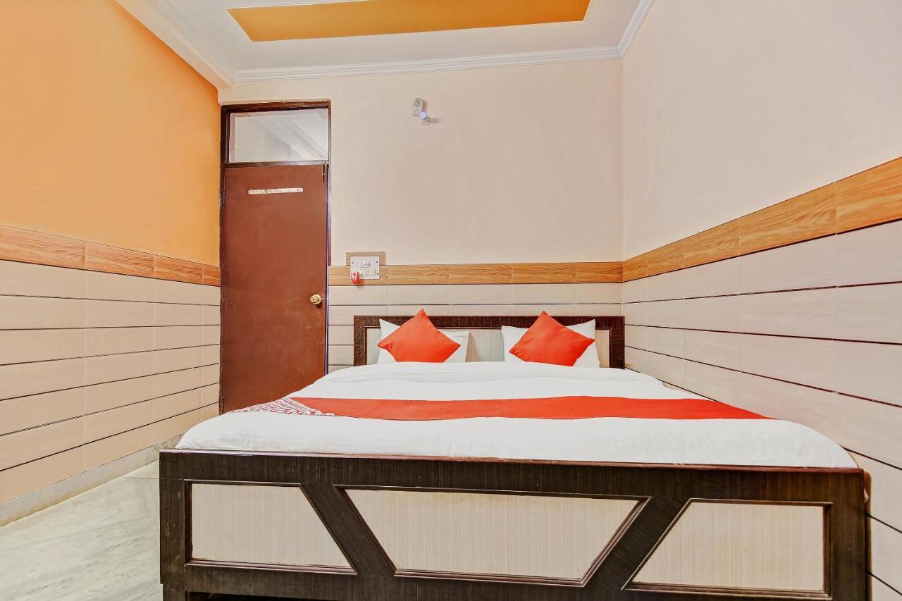 Oyo Park View Guest House Near Edm Mall Nowe Delhi Zewnętrze zdjęcie