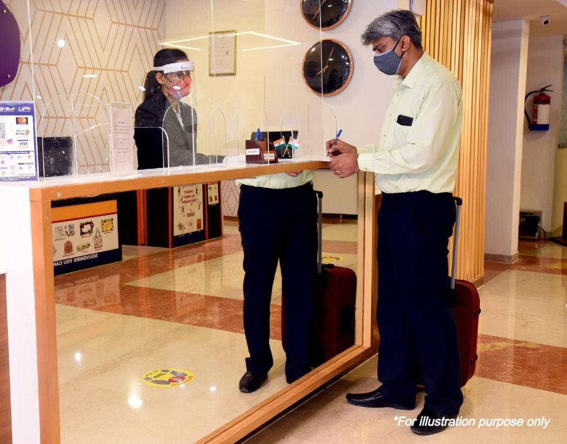 Oyo Park View Guest House Near Edm Mall Nowe Delhi Zewnętrze zdjęcie