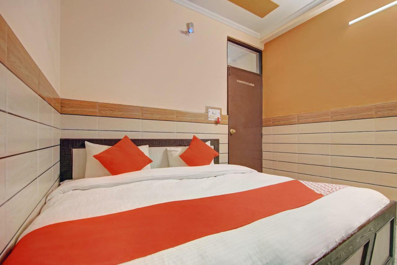 Oyo Park View Guest House Near Edm Mall Nowe Delhi Zewnętrze zdjęcie